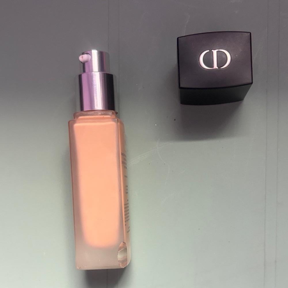 Dior Forever Foundation - Shade 2W - Picture 7 of 8